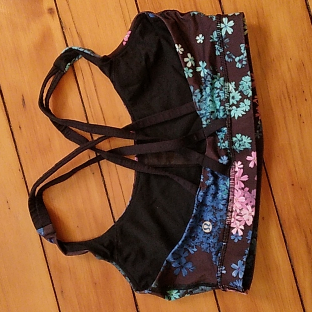 Lululemon sports bra